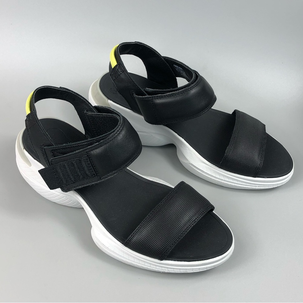 Sorel Women’s Explorer Blitz Stride Sandals Size 9